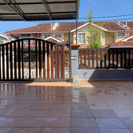 Villa Comfy Sutera Seberang Jaya Kampong Belah Dua Exterior foto